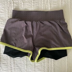 Fabletics Olesia perforated shorts